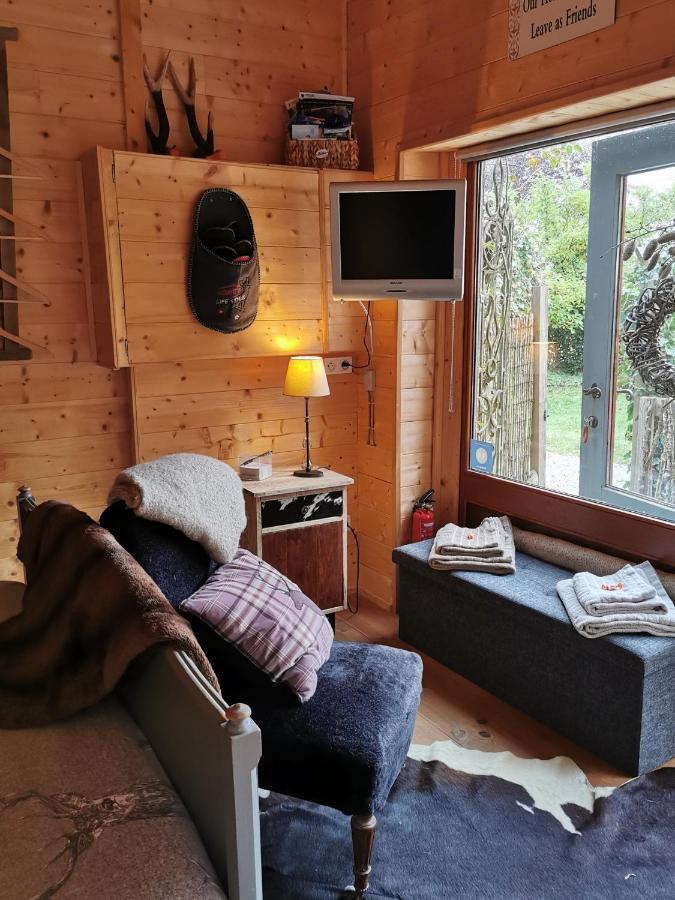 Le Cerf D'Hubert Bed & Breakfast Redu Bagian luar foto