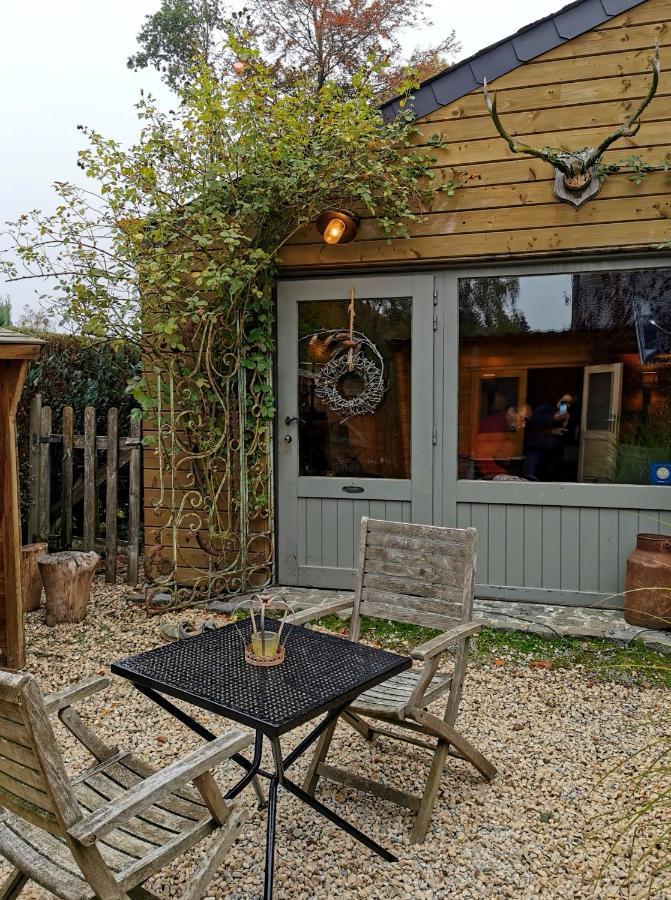 Le Cerf D'Hubert Bed & Breakfast Redu Bagian luar foto